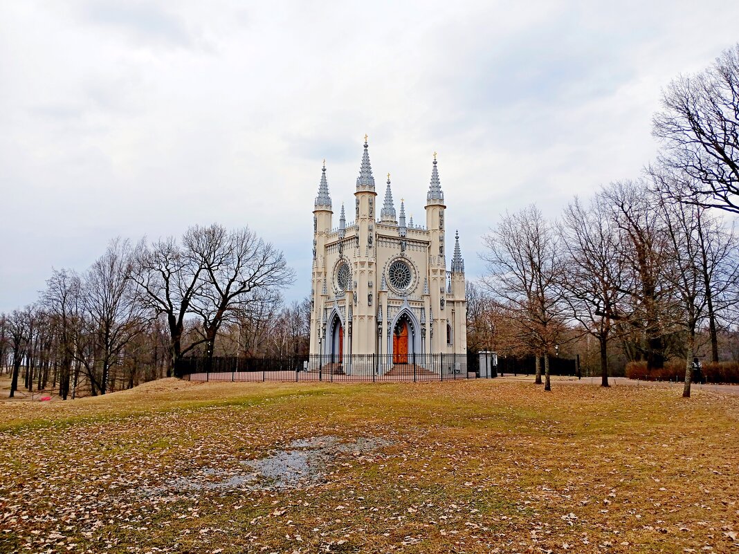 Церковь св. Александра Невского, Готическая капелла. - Лия ☼