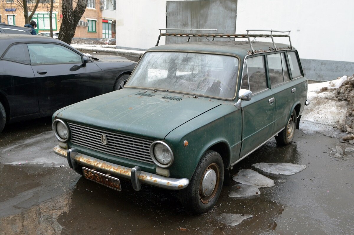 Еще один динозавр - Олег Ховренков