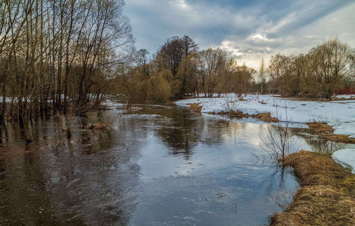 На исходе марта - Андрей Дворников