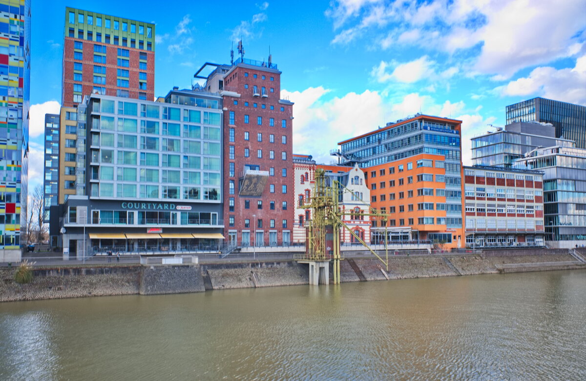 *** - Witalij Löwin