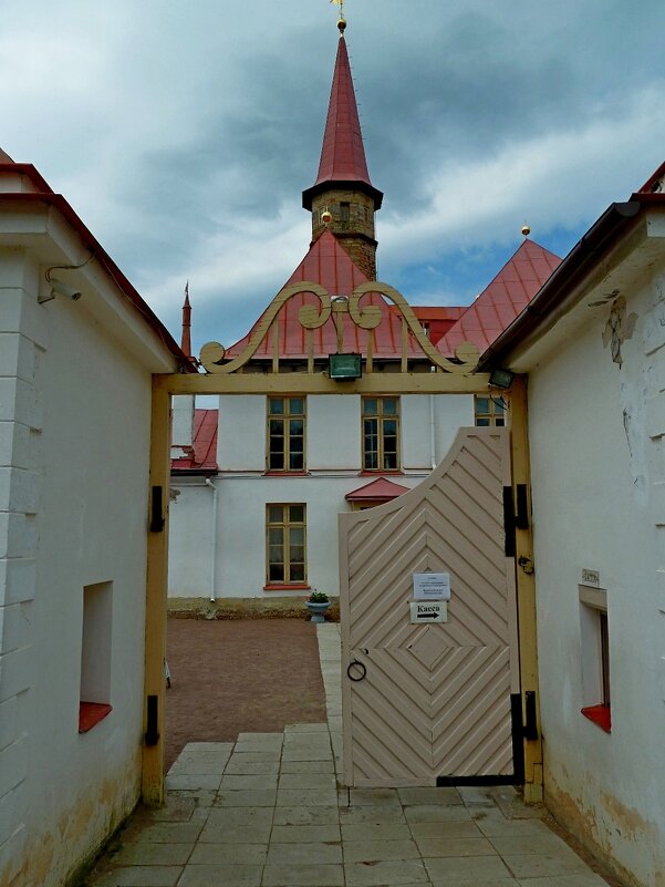 ПРИОРАТСКИЙ ДВОРЕЦ. - Виктор Осипчук