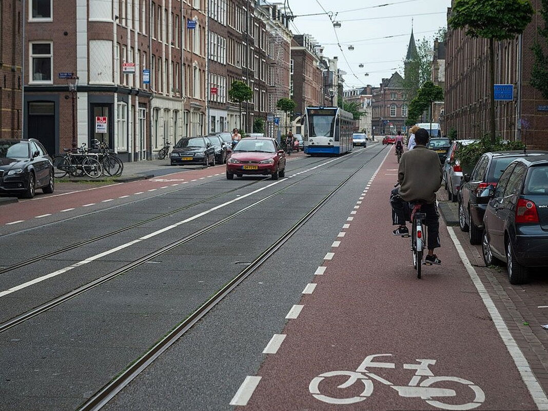 На улице Амстердама - Ольга Довженко