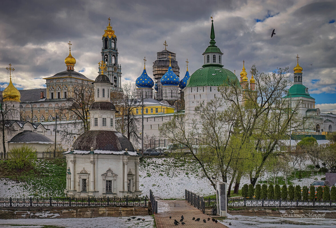 "Троице-Сергиева лавра. Цветение и снег"© - Владимир Макаров
