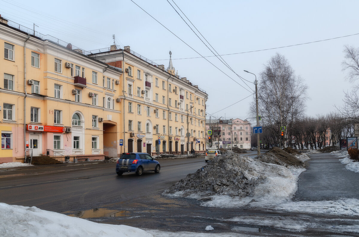 Весна бесплатно убирает снег - Виктор Иванович Чернюк