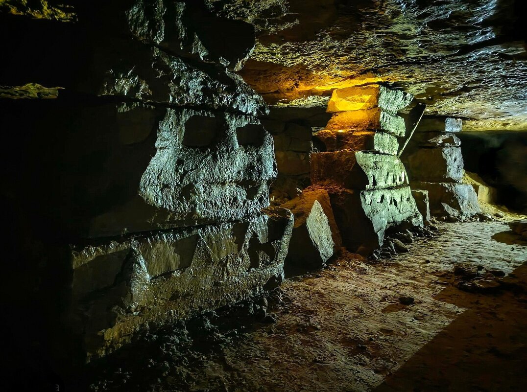 В подмосковных каменоломнях - Елена 
