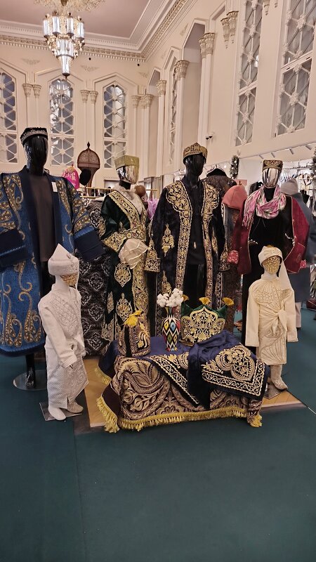 В павильоне Узбекистан. - Ольга 