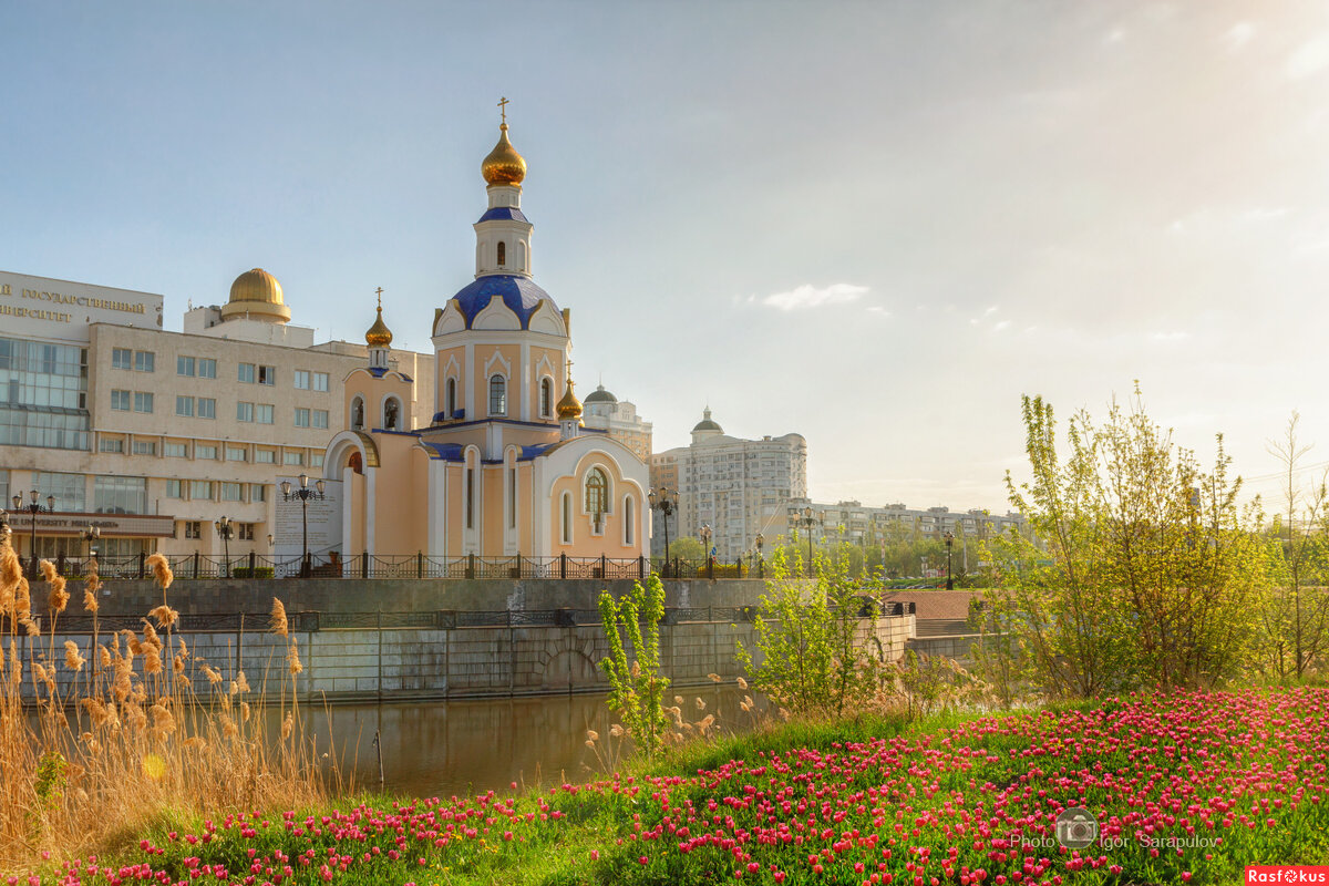 Храм Архангела Гавриила в цветущей весне - Игорь Сарапулов