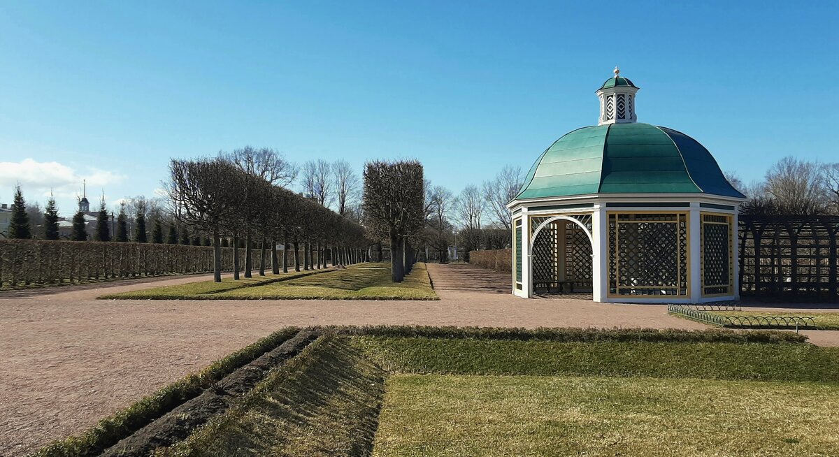 Петергоф. Верхний сад. Апрель - Наталья Герасимова