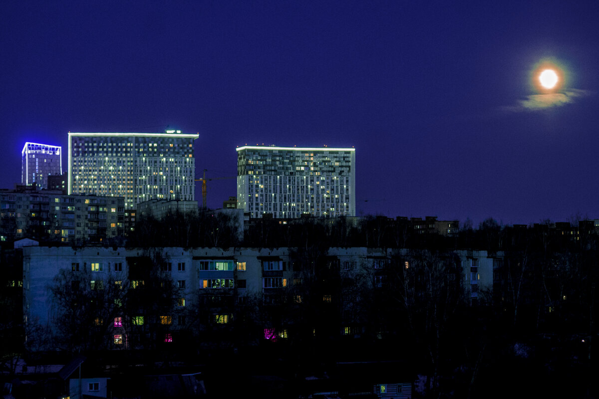 Сударь, уже АПРЕЛЬ - Владимир Максимов