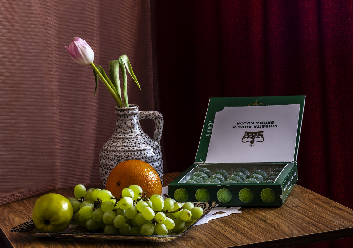 тюльпан, виноград, конфеты. - Николай тюльпан, виноград, конфеты. - Николай