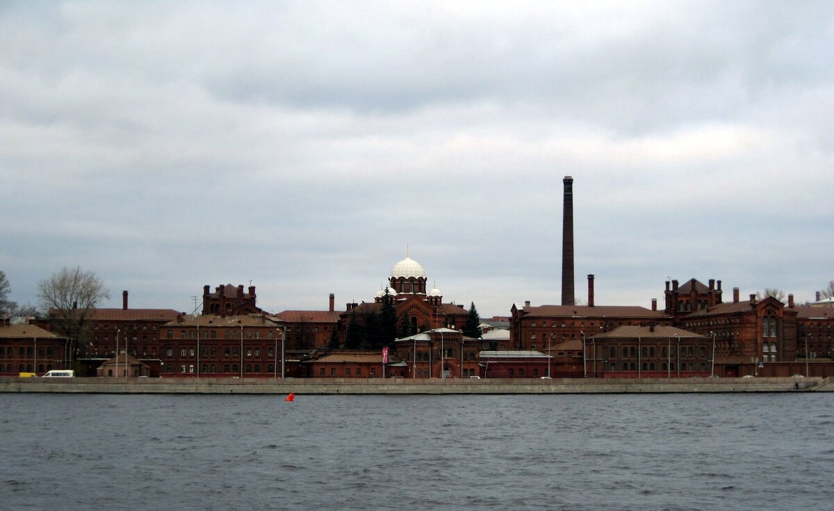 "Кресты" - бывший следственный изолятор в Санкт-Петербурге. - Ирина ***