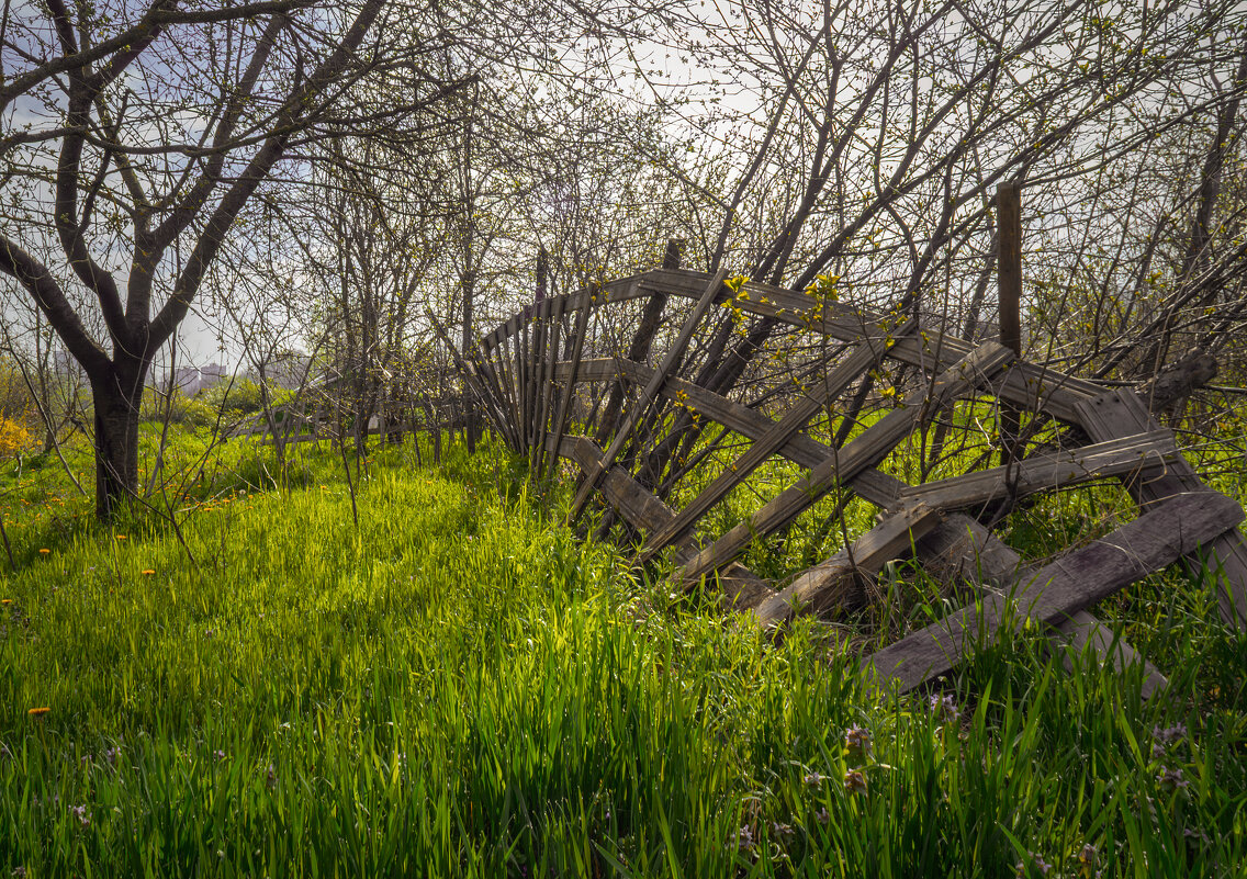 Забор притомился... - Игорь Протасов
