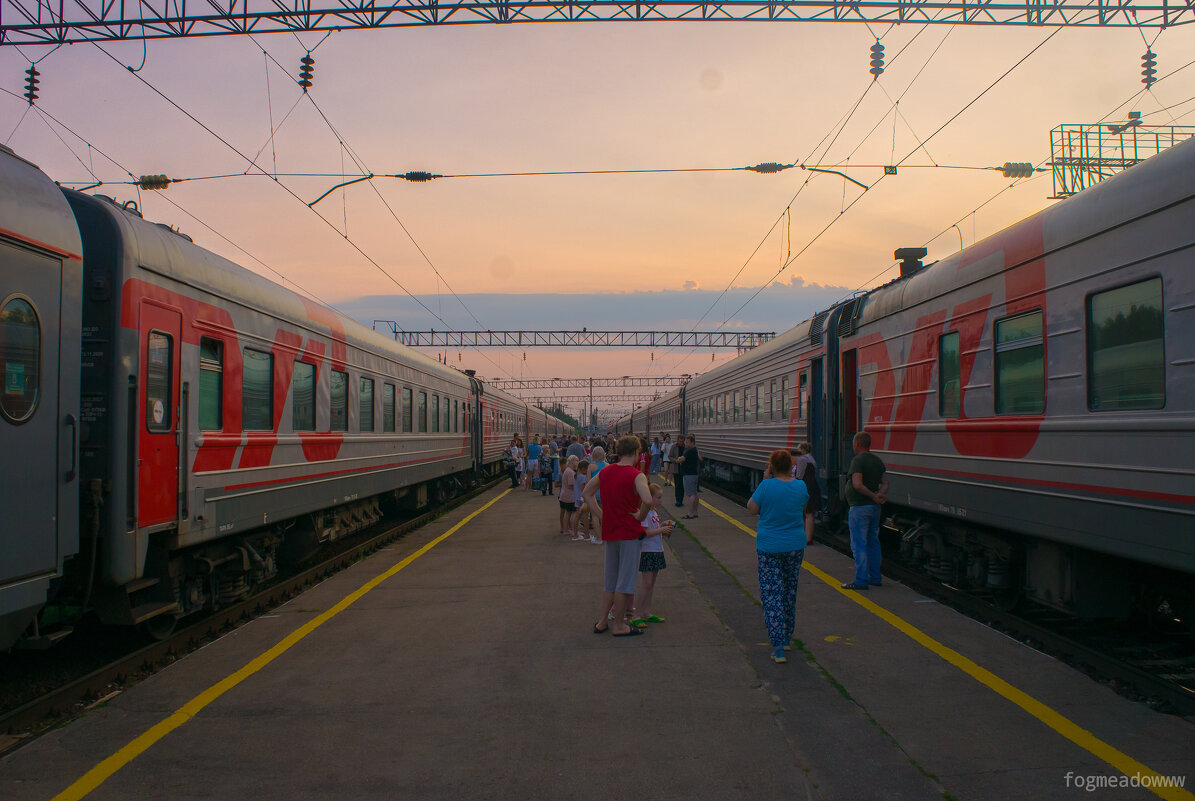 Вечер на перроне - fogmeadowww m