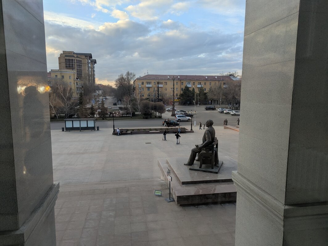 Станиславский,сидит... - Андрей Хлопонин Станиславский,сидит... - Андрей Хлопонин