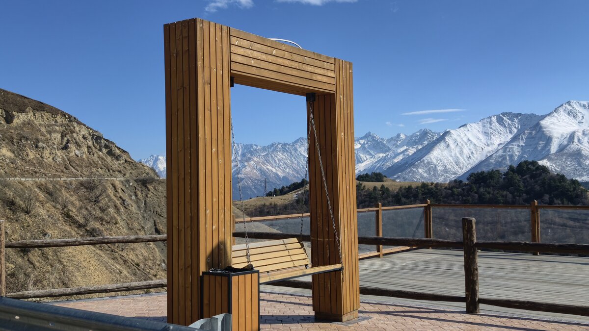 На смотровой площадке в гора - Мариша Тим