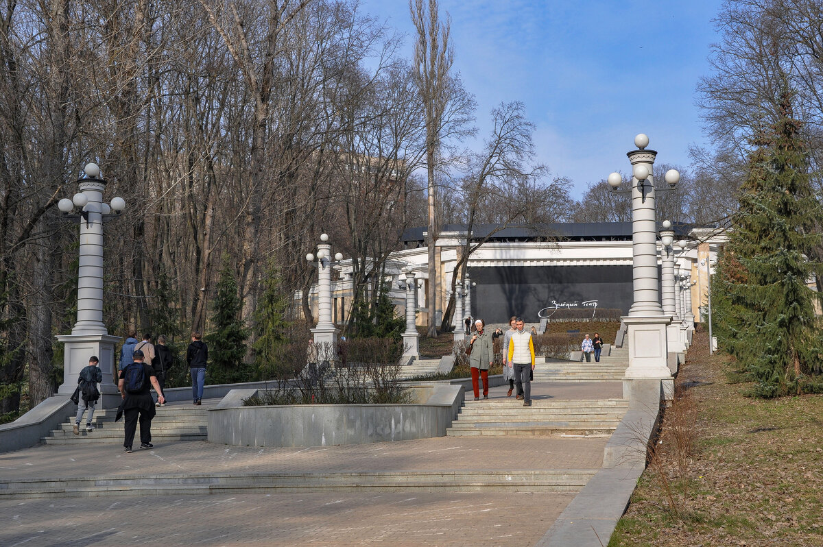 "Зелёный театр" в парке "Динамо" - Татьяна Машошина