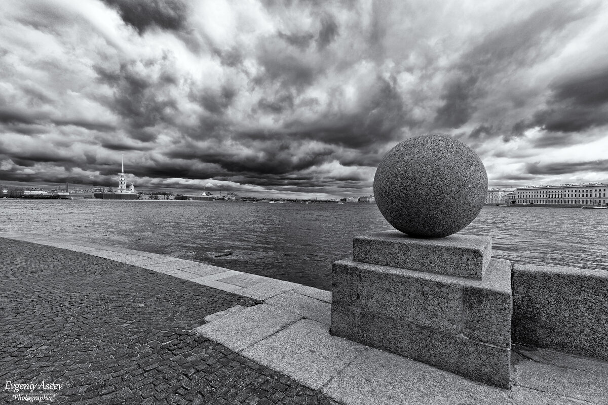 Суровая питерская весна - Евгений Суровая питерская весна - Евгений