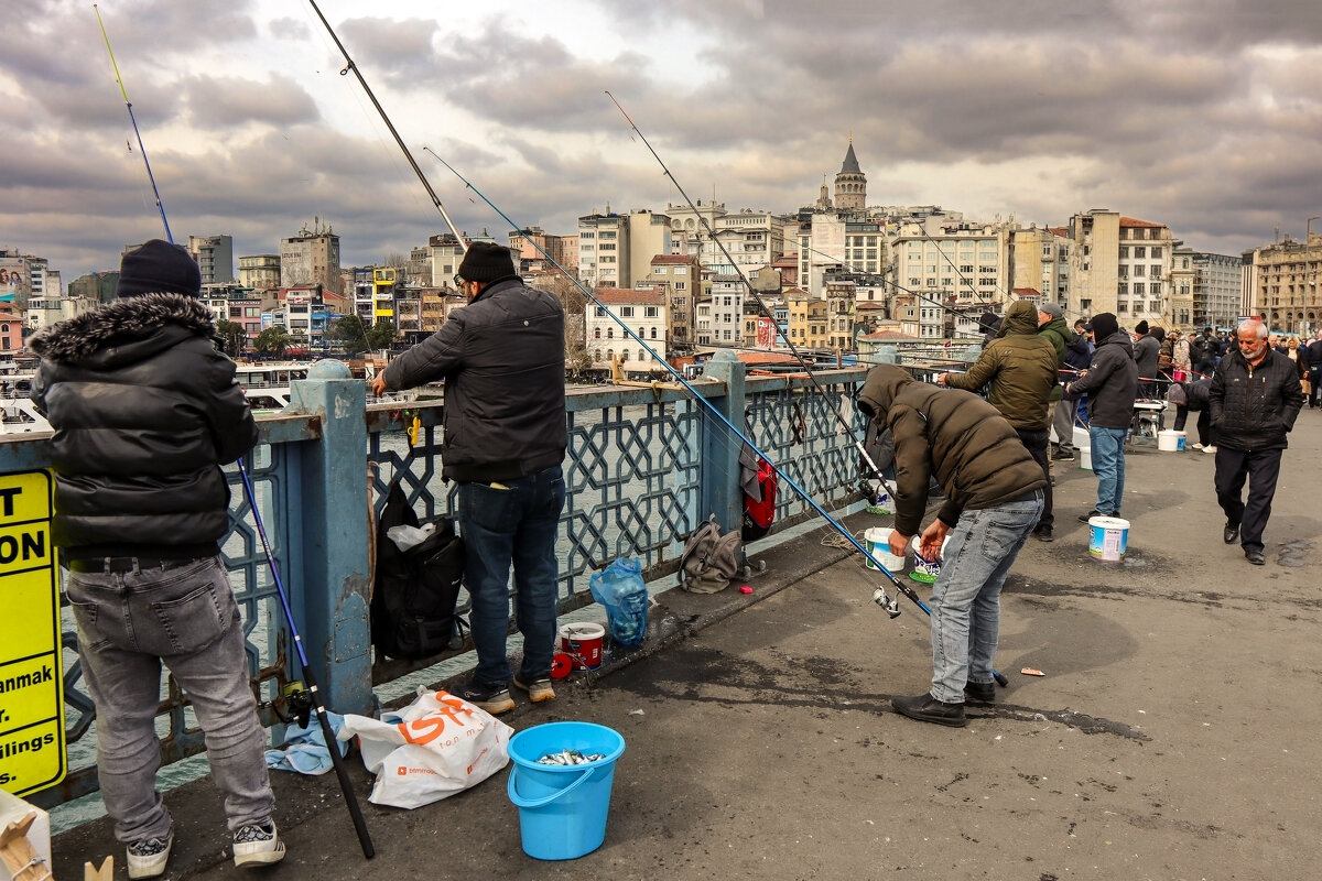 Рыбаки  на Галатском мосту - skijumper Иванов