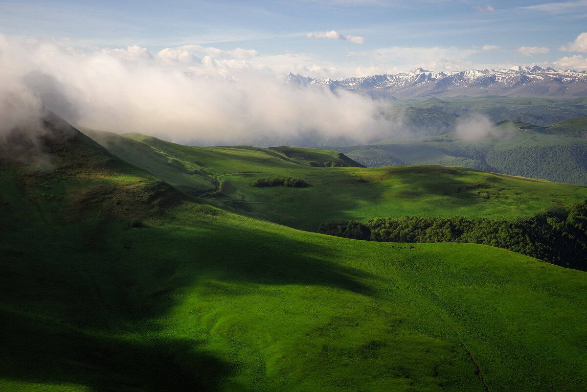 Облачное горное утро - Сергей Сабешкин
