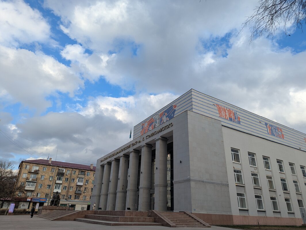 Театр имени Станиславского - Андрей Хлопонин Театр имени Станиславского - Андрей Хлопонин