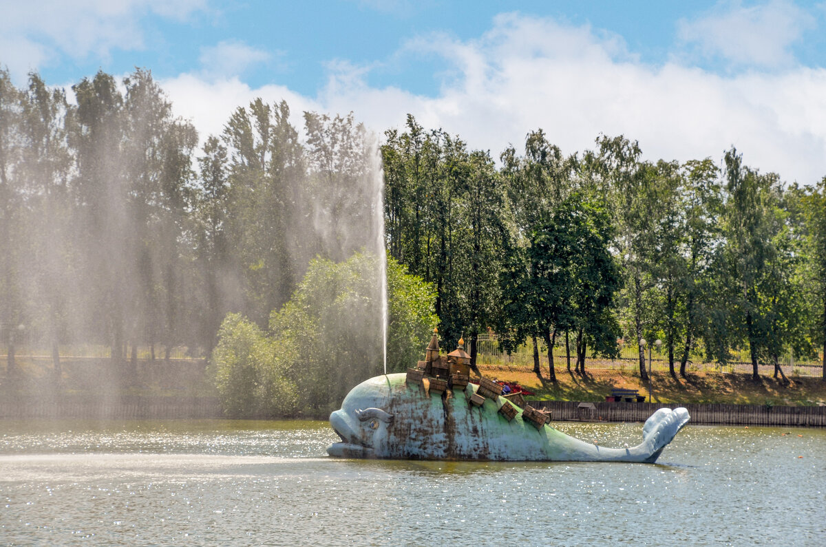 Фонтан "Рыба-кит" - Олег 