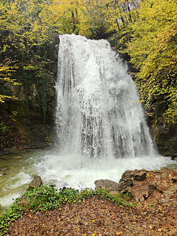 Самый мощный каскад водопада Джур-Джур  . - Виктор Мухин