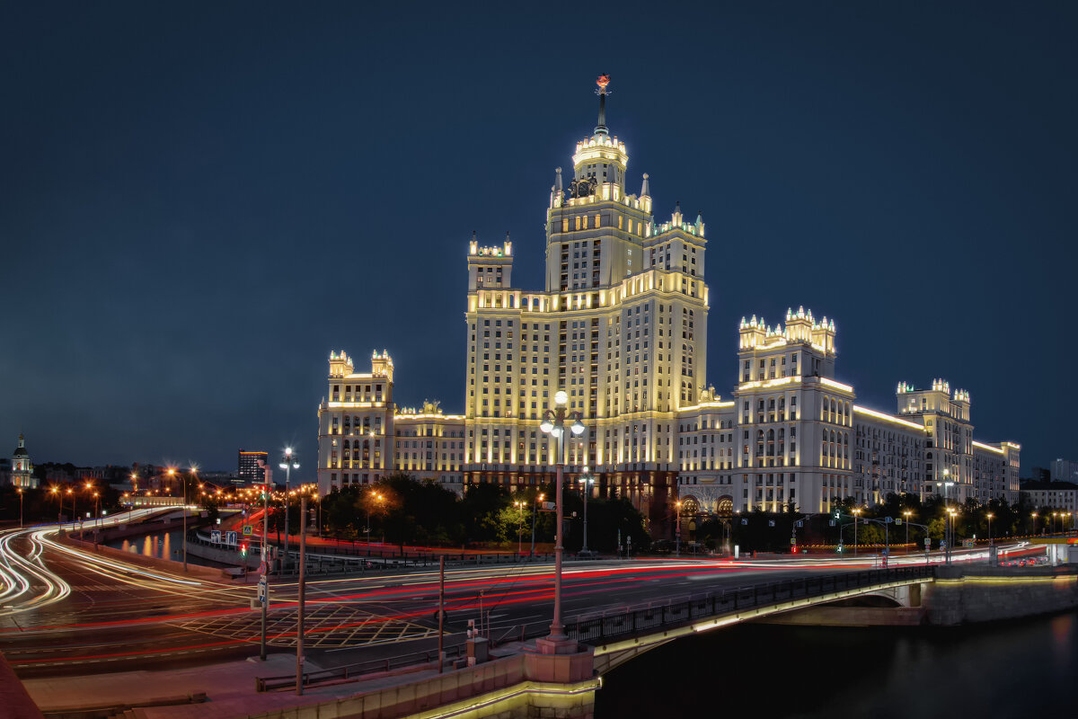 Высотка на Котельнической набережной - Олег Подлесных