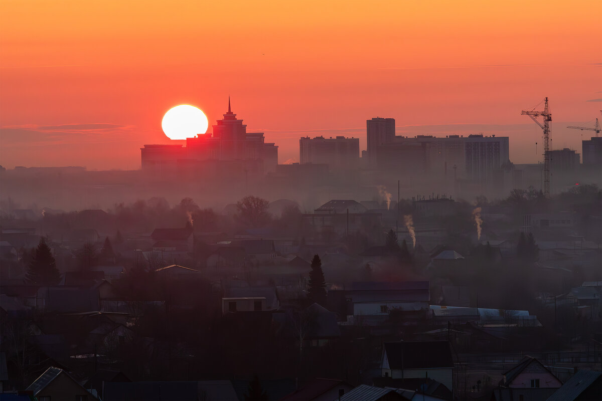 Восход над Барнаулом. - Евгений Голубев