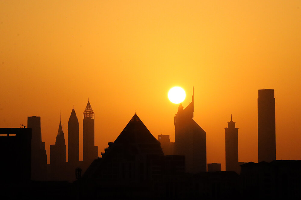 Солнце зацепилось за вершину небоскрёба - Галина Ильясова