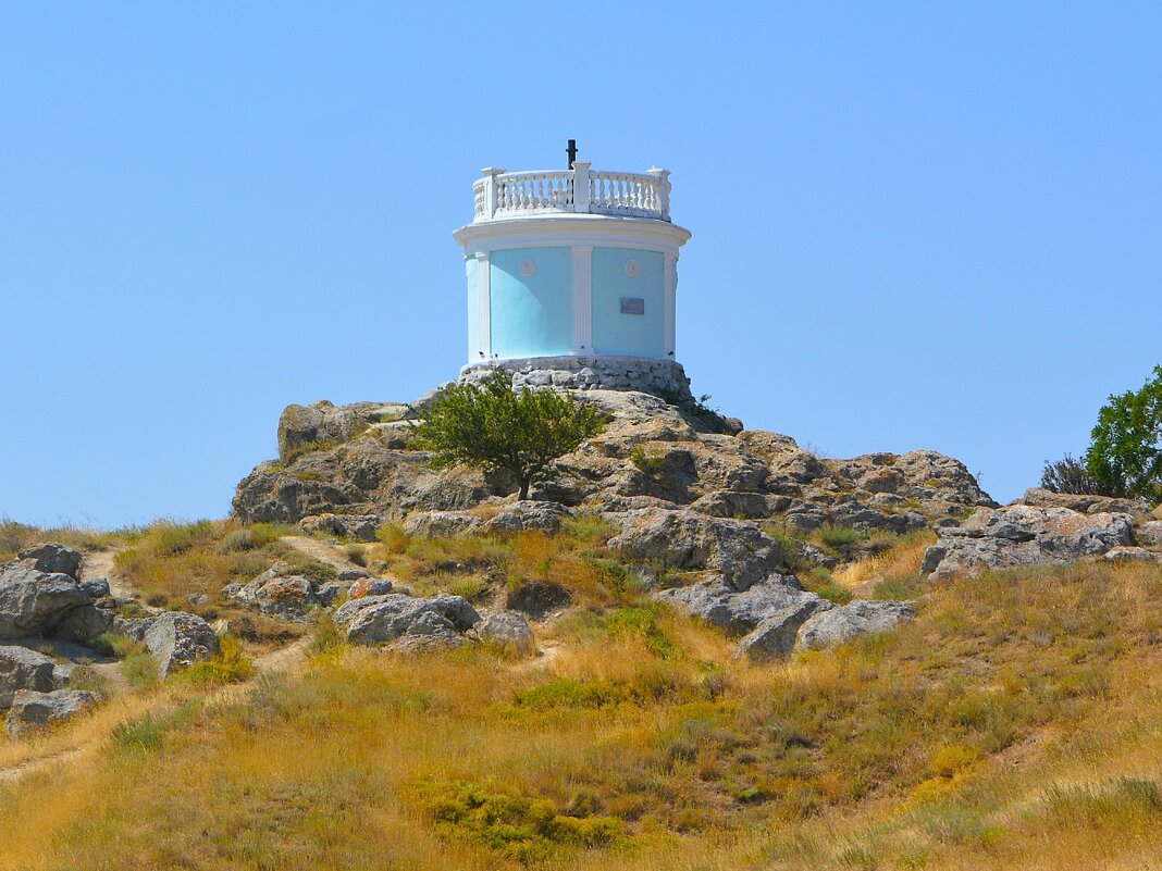 Керчь. Вечный огонь на горе Митридат. - Пётр Чернега