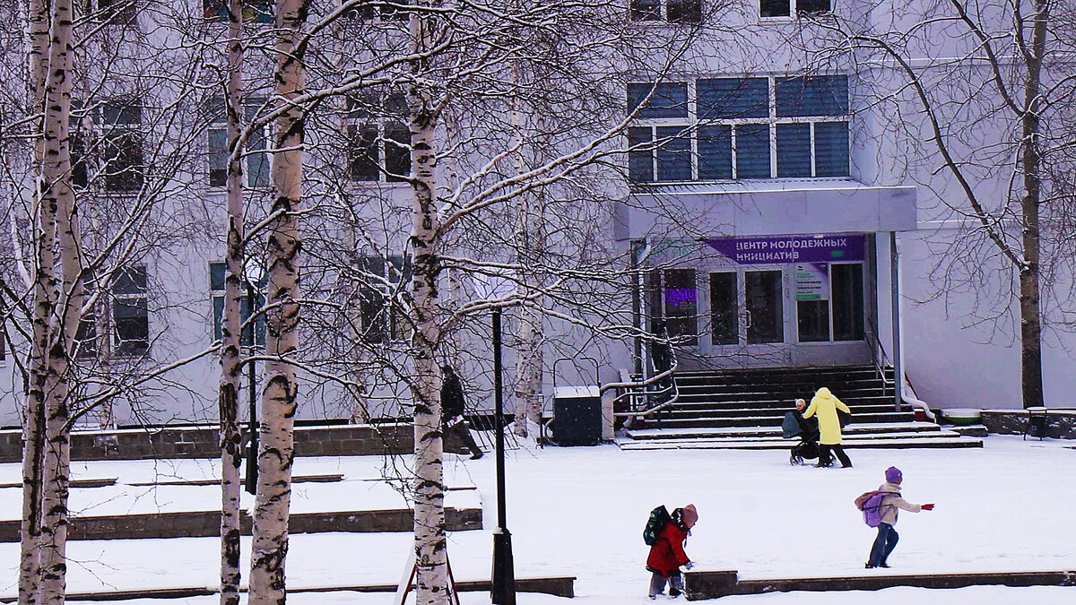 Апрель...Детские иры на бульваре! - Владимир 