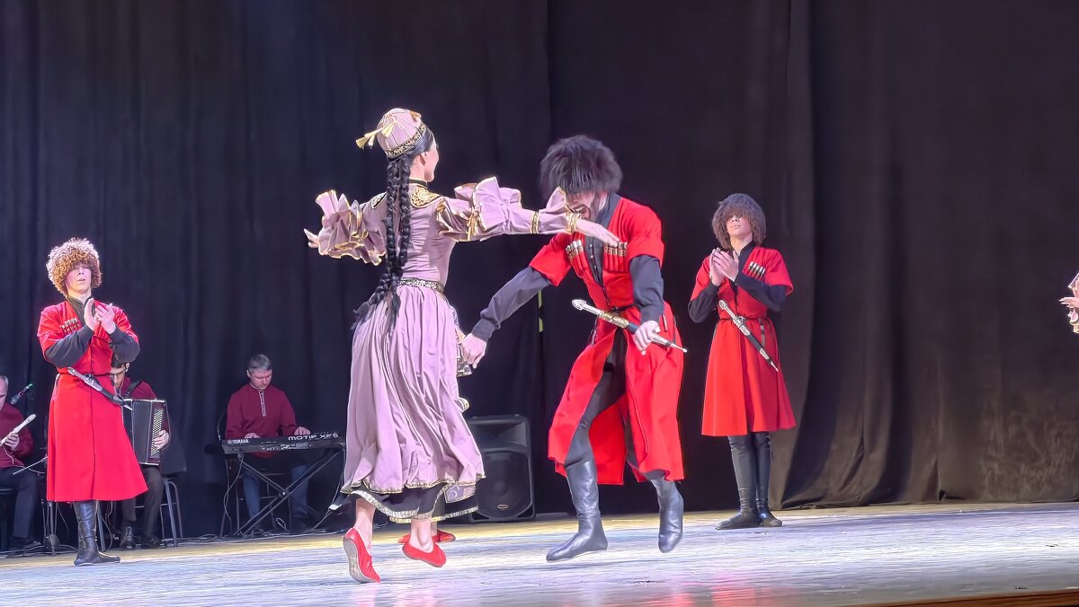 В танце - Мариша Тим