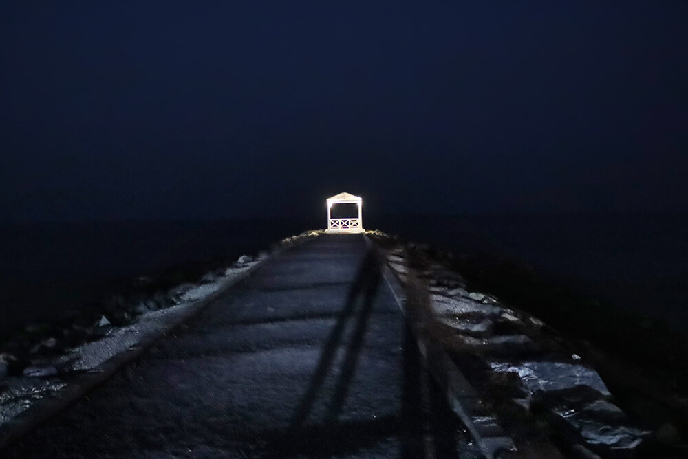 Беседка на фоне моря - Галина Ильясова