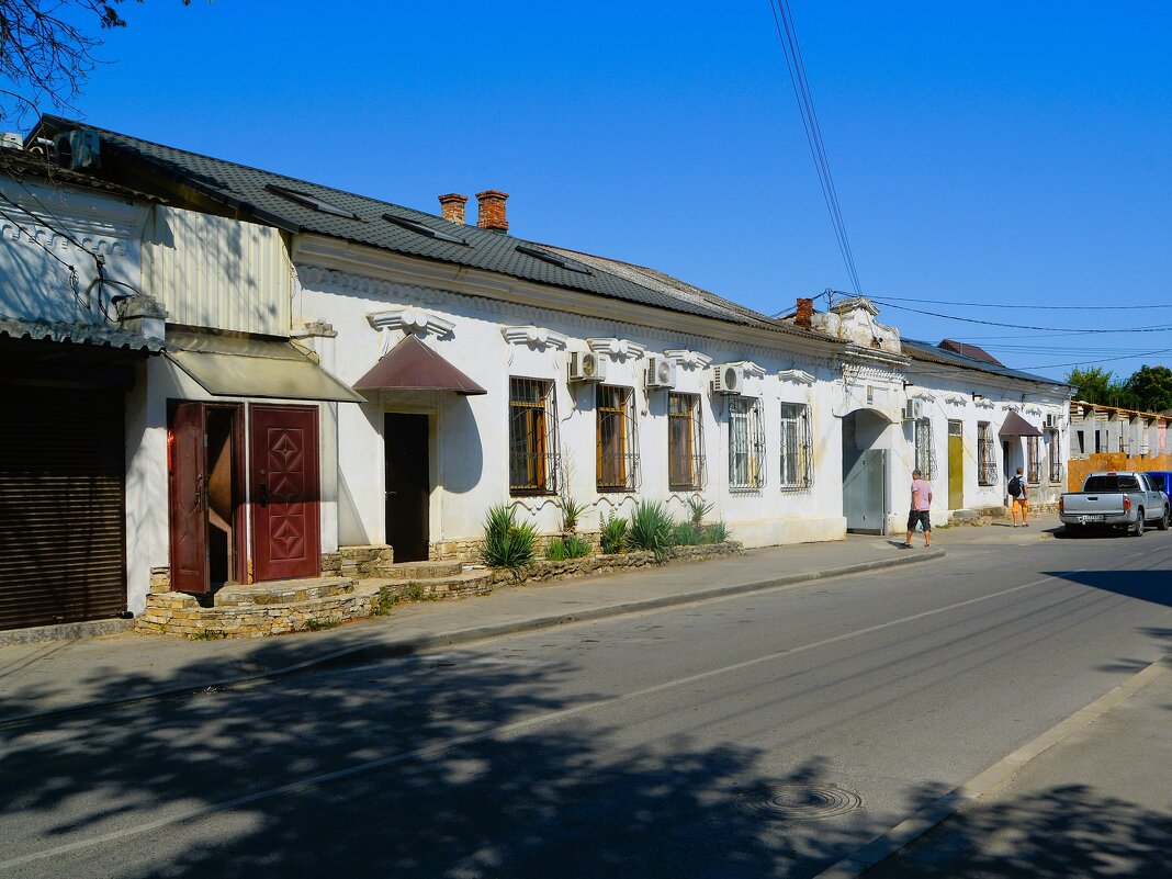 Керчь. Дом по ул. Горбульского 31. - Пётр Чернега