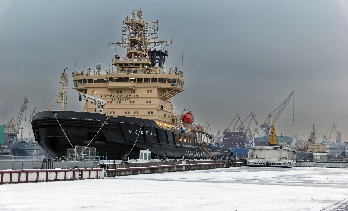 Ледокол Москва - skijumper Иванов