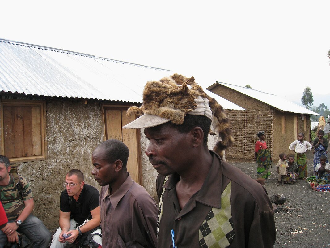 В Африке сейчас в моде креативные головные уборы! - unix (Илья Утропов) В Африке сейчас в моде креативные головные уборы! - unix (Илья Утропов)