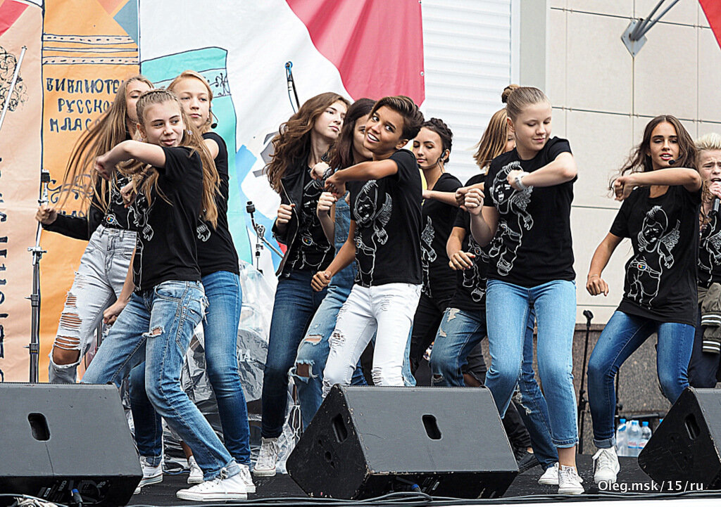 девочки припевочки - Олег Лукьянов