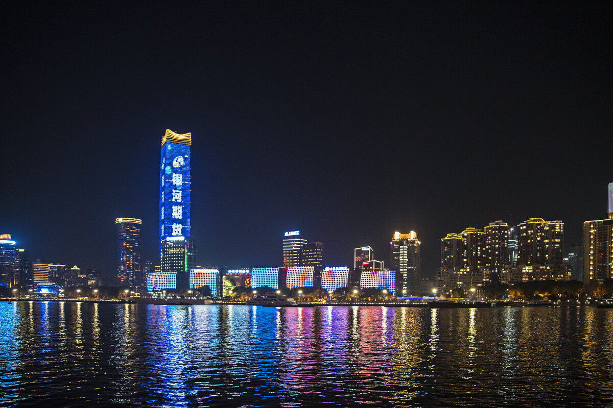 Шанхай вечером - Сергей Фомичев Шанхай вечером - Сергей Фомичев