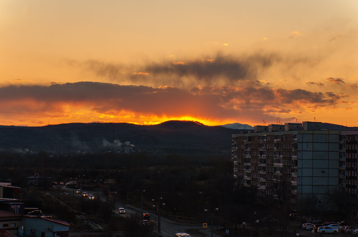 Весенние закаты - Виктор Иванович Чернюк