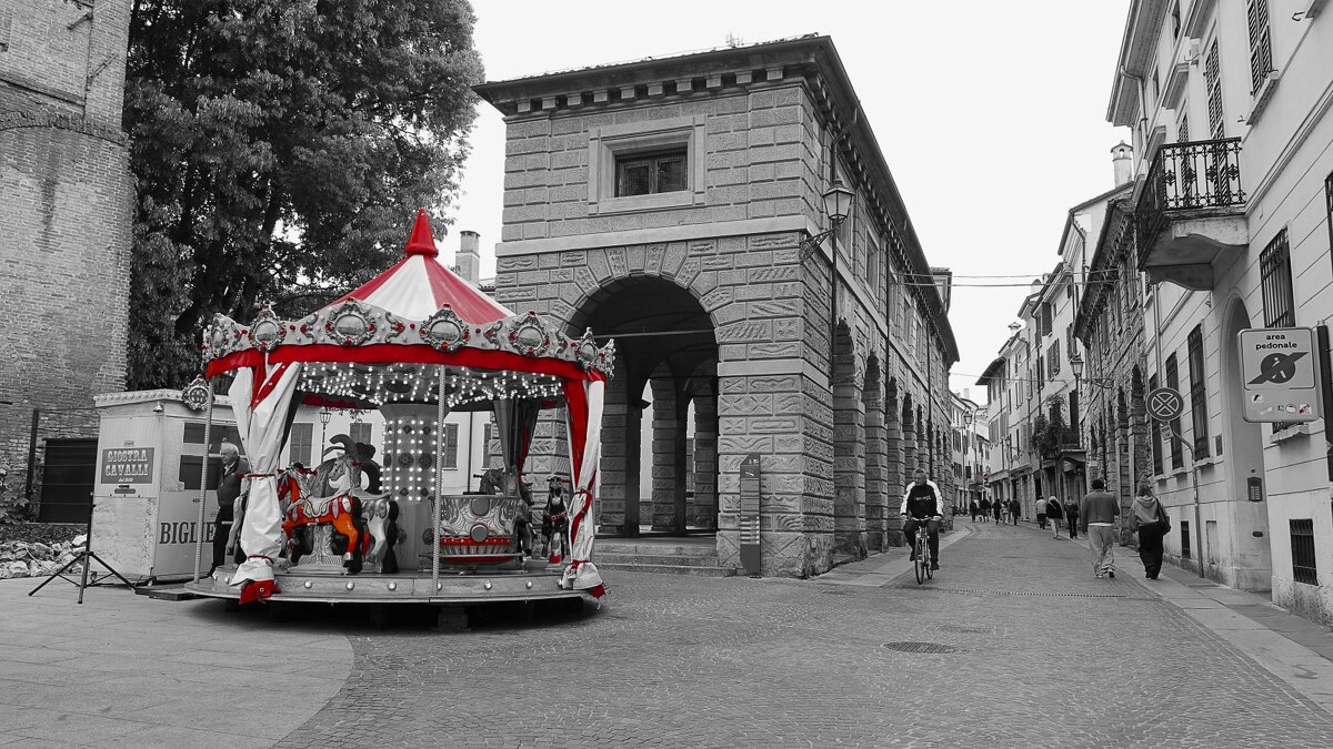 красные предметы - Jiří Valiska