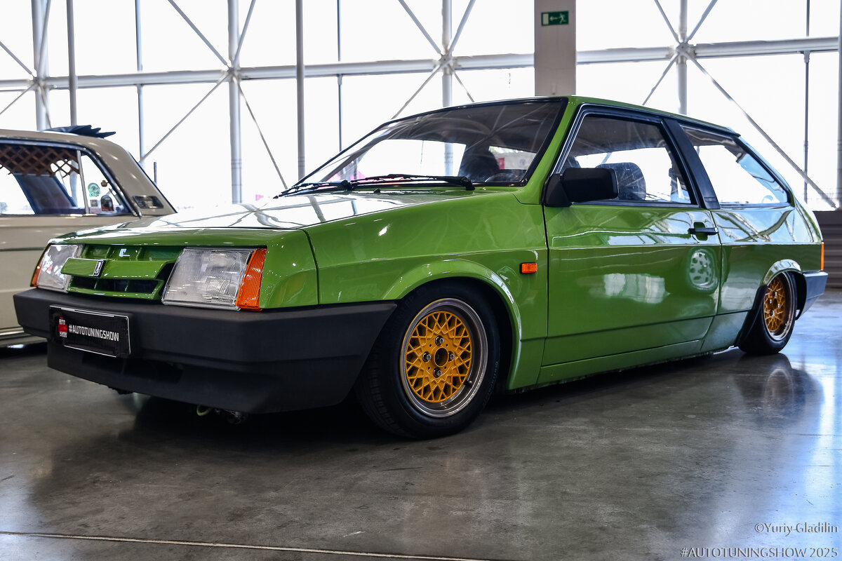 Машина - Юрий Гладилин