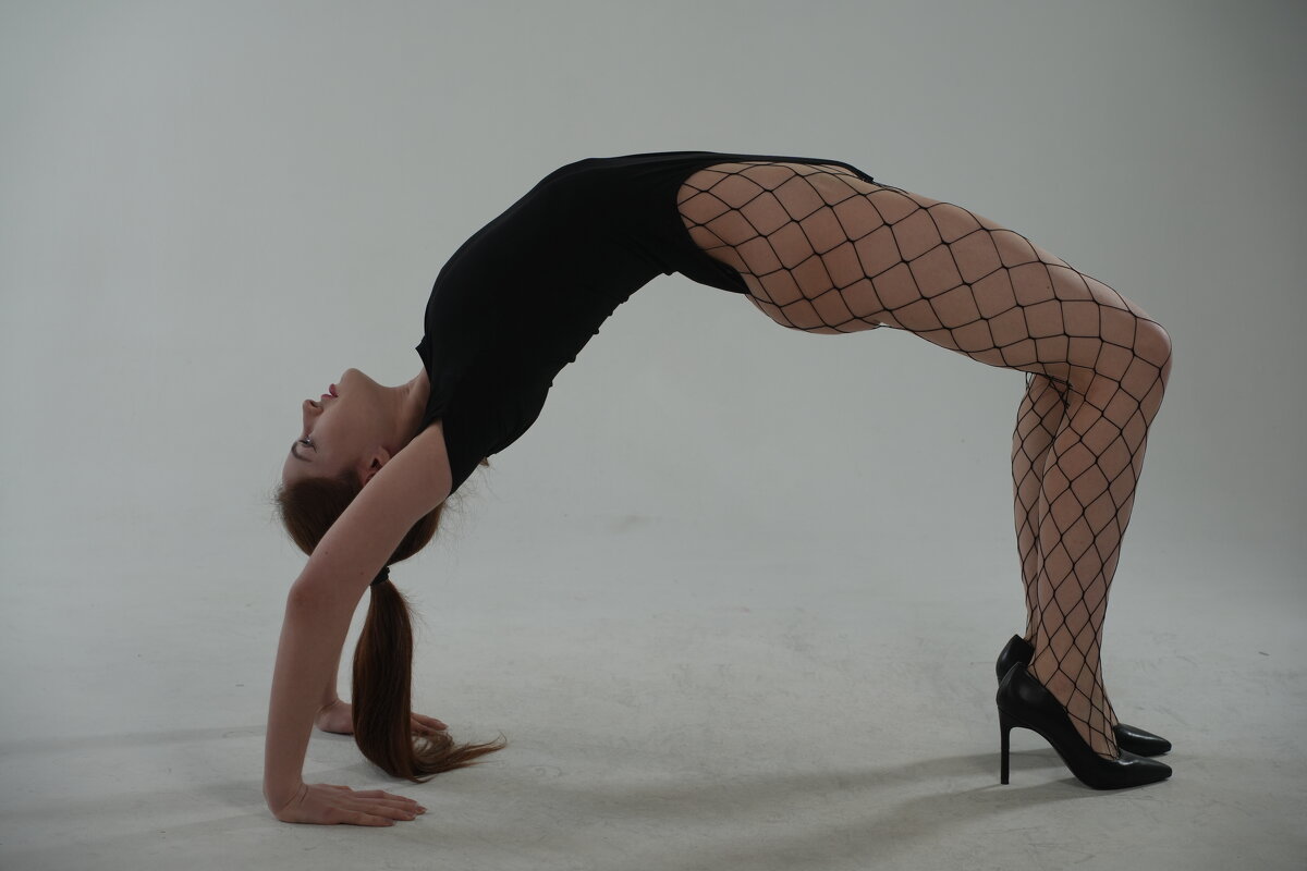 Выгибающаяся - And I go