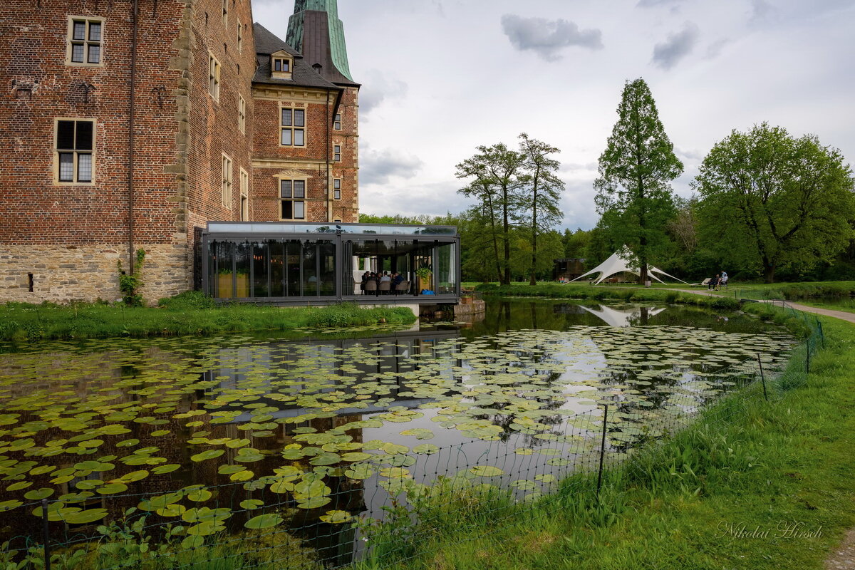 Приют у замка... - Николай Гирш