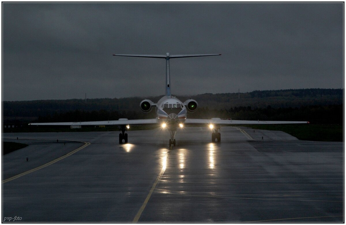 Рулёжка на стоянку. - Владимир Попов