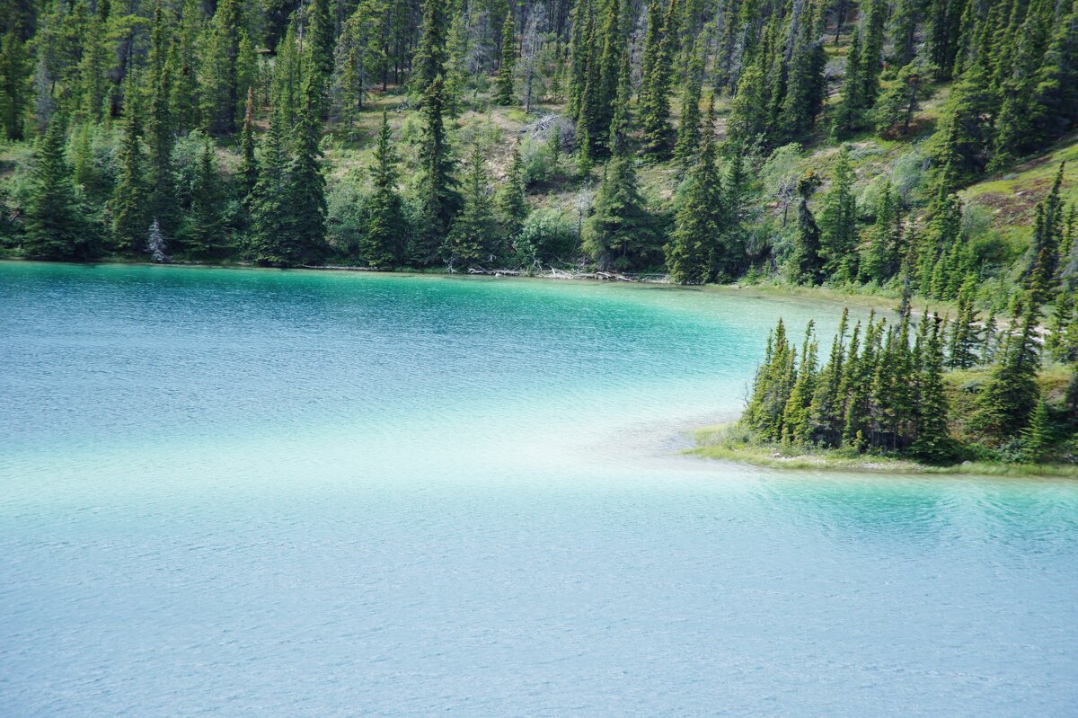 Emarald Lake (Изумрудное озеро) - Viktor Odysey