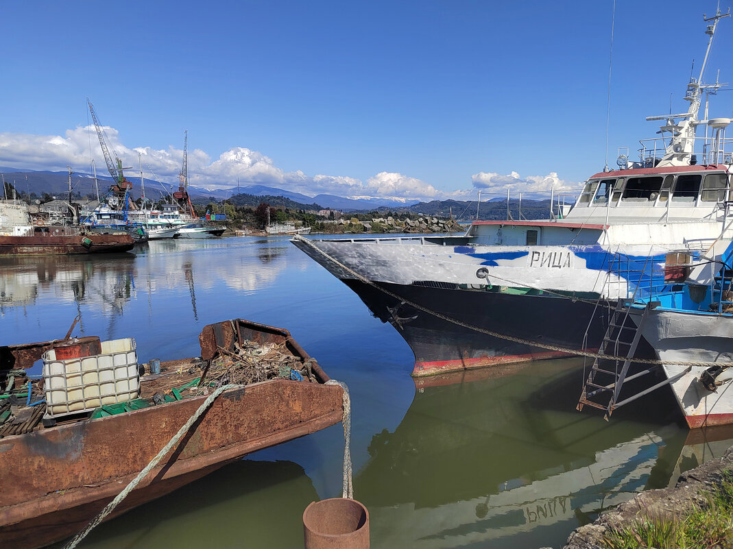 1. Черноморский  порт. Автор Саша - Фотогруппа Весна