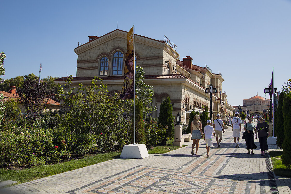 К императорской базилике - Леонид 