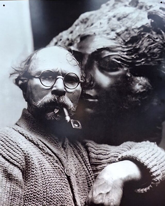 Автопортрет.  с любимой работой. Дерево. - ИРЭН@ .