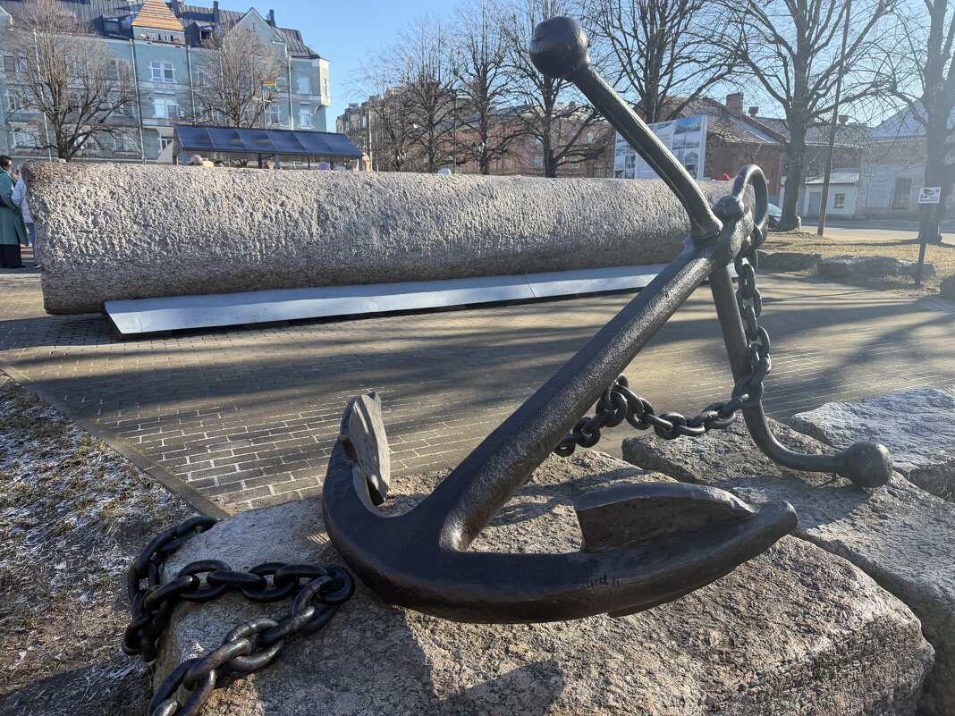 Адмиралтейский якорь в Выборге - Ирэн 