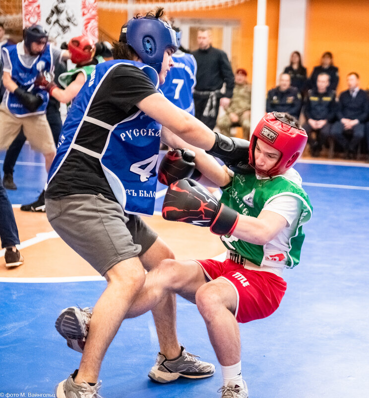 "Русская стенка" - Михаил 